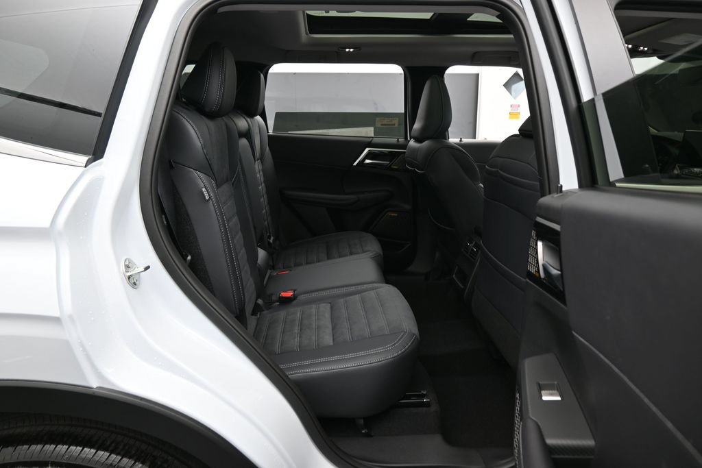 New 2026 Mitsubishi Outlander SE FWD image 43