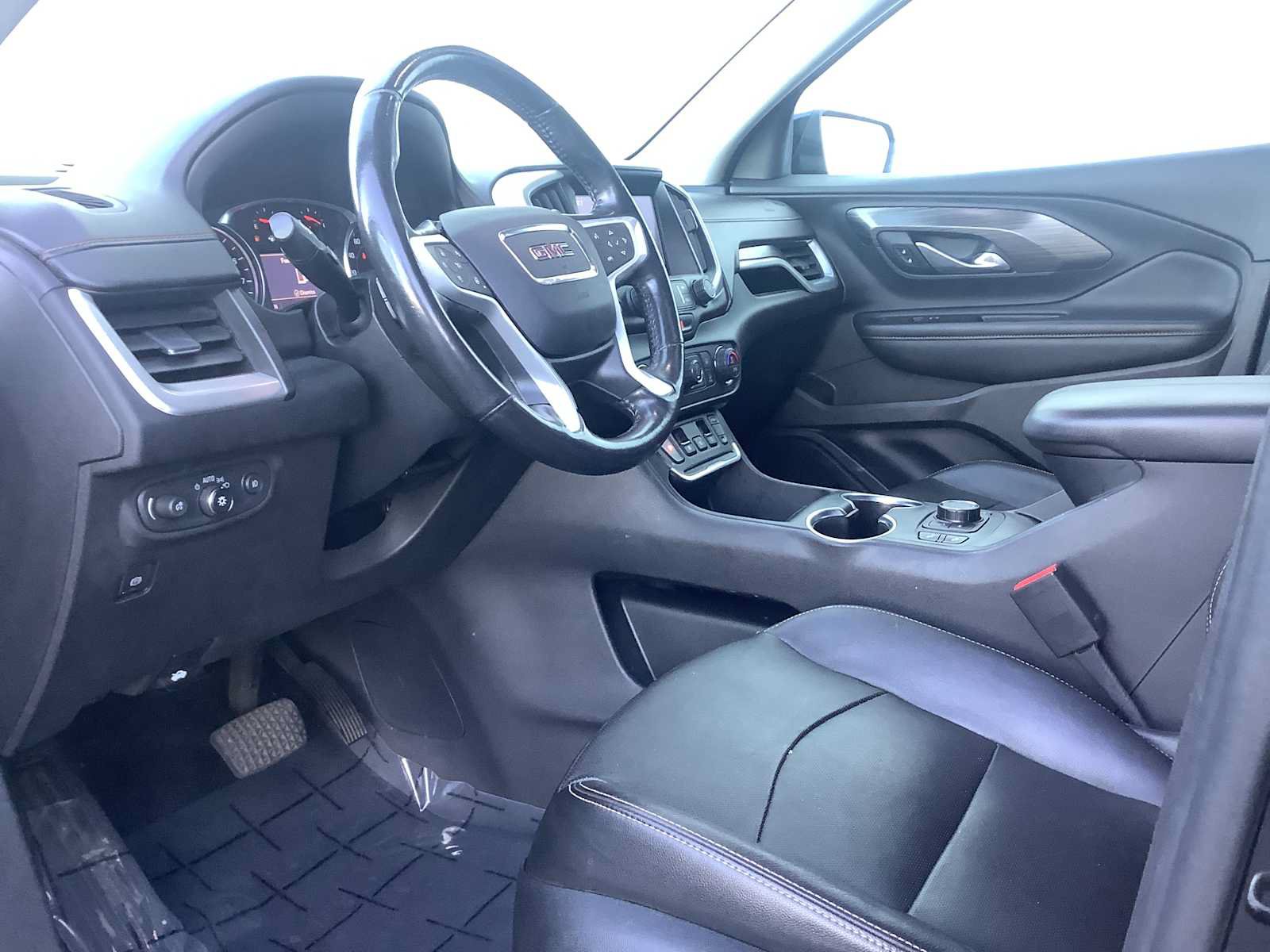 Used 2020 GMC Terrain SLT w/ Preferred Package AWD/4WD image 3