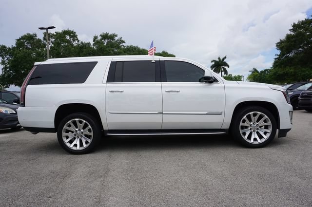 Used 2019 Cadillac Escalade ESV Luxury RWD image 15