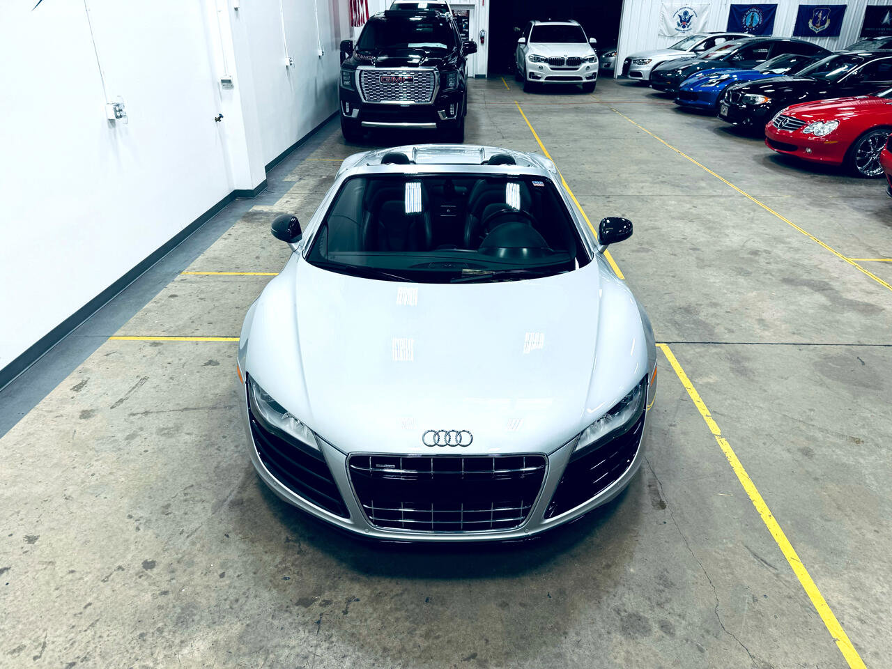 Used 2012 Audi R8 V10 w/ Enhanced Leather Pkg image 2