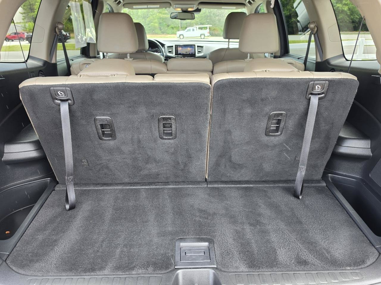 Used 2017 Honda Pilot Touring image 6