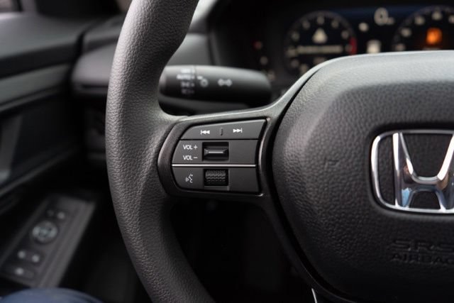 Used 2025 Honda Accord SE image 18