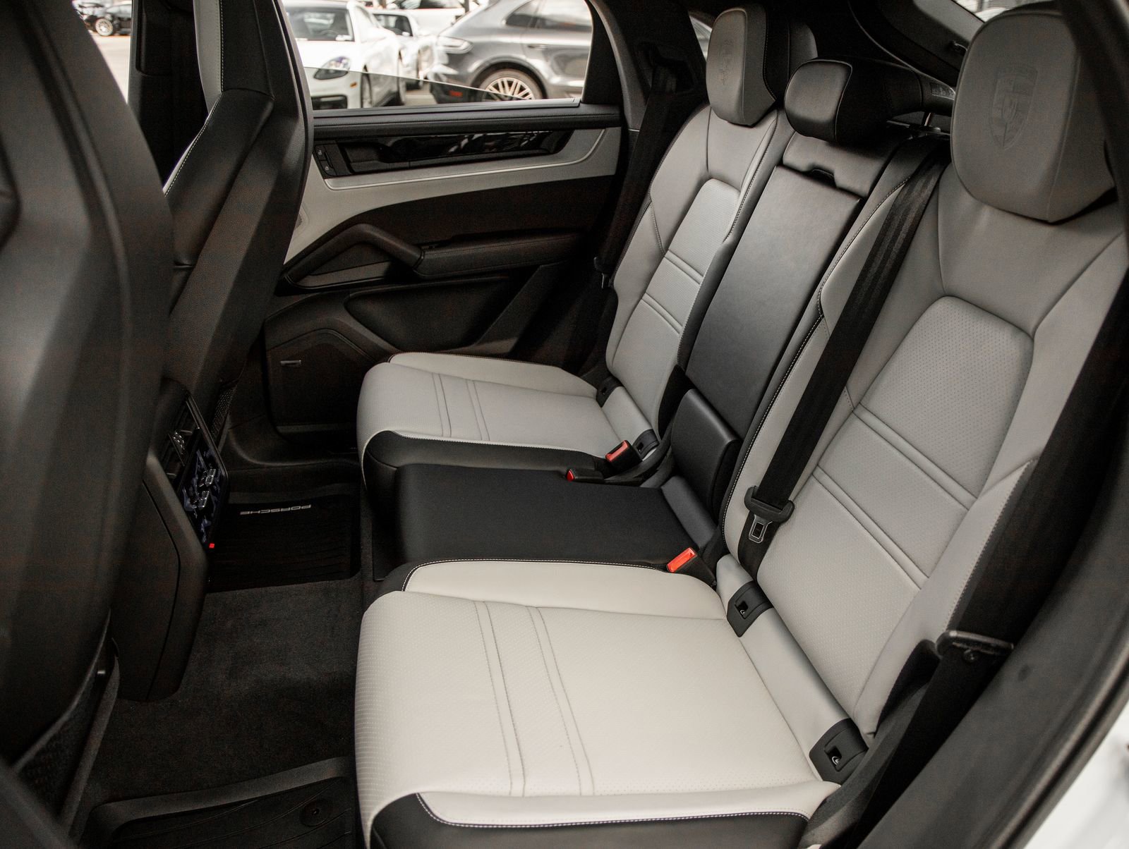 New 2025 Porsche Cayenne S AWD/4WD image 36