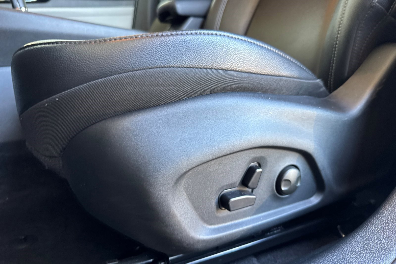 Used 2025 Jeep Compass Limited image 14