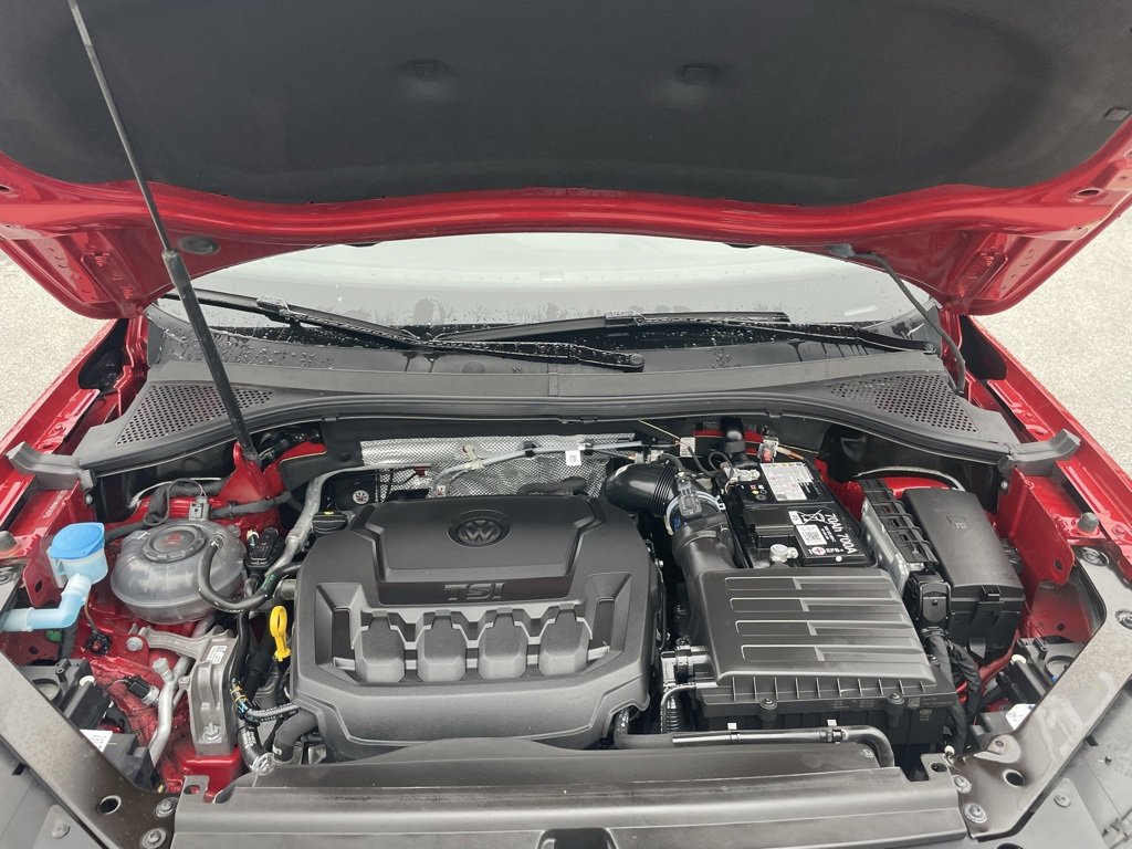 Used 2024 Volkswagen Tiguan SE R-Line image 32