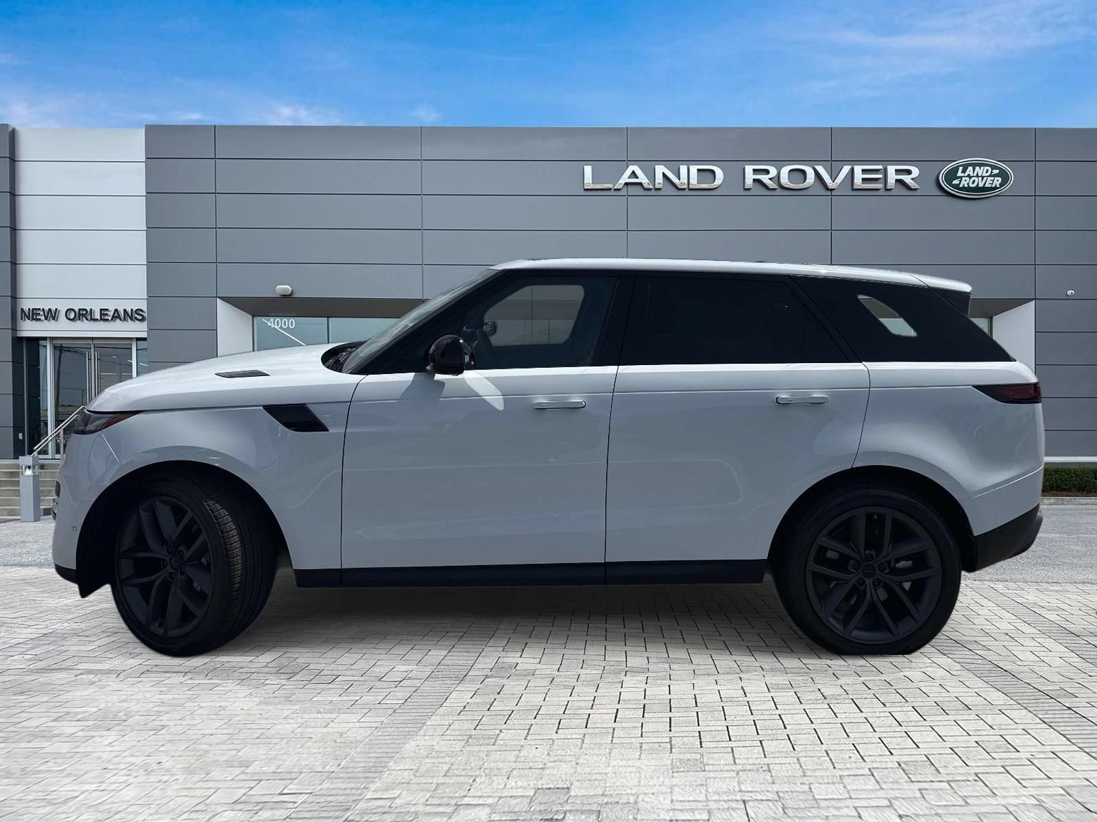 New 2026 Land Rover Range Rover Sport SE AWD/4WD image 2