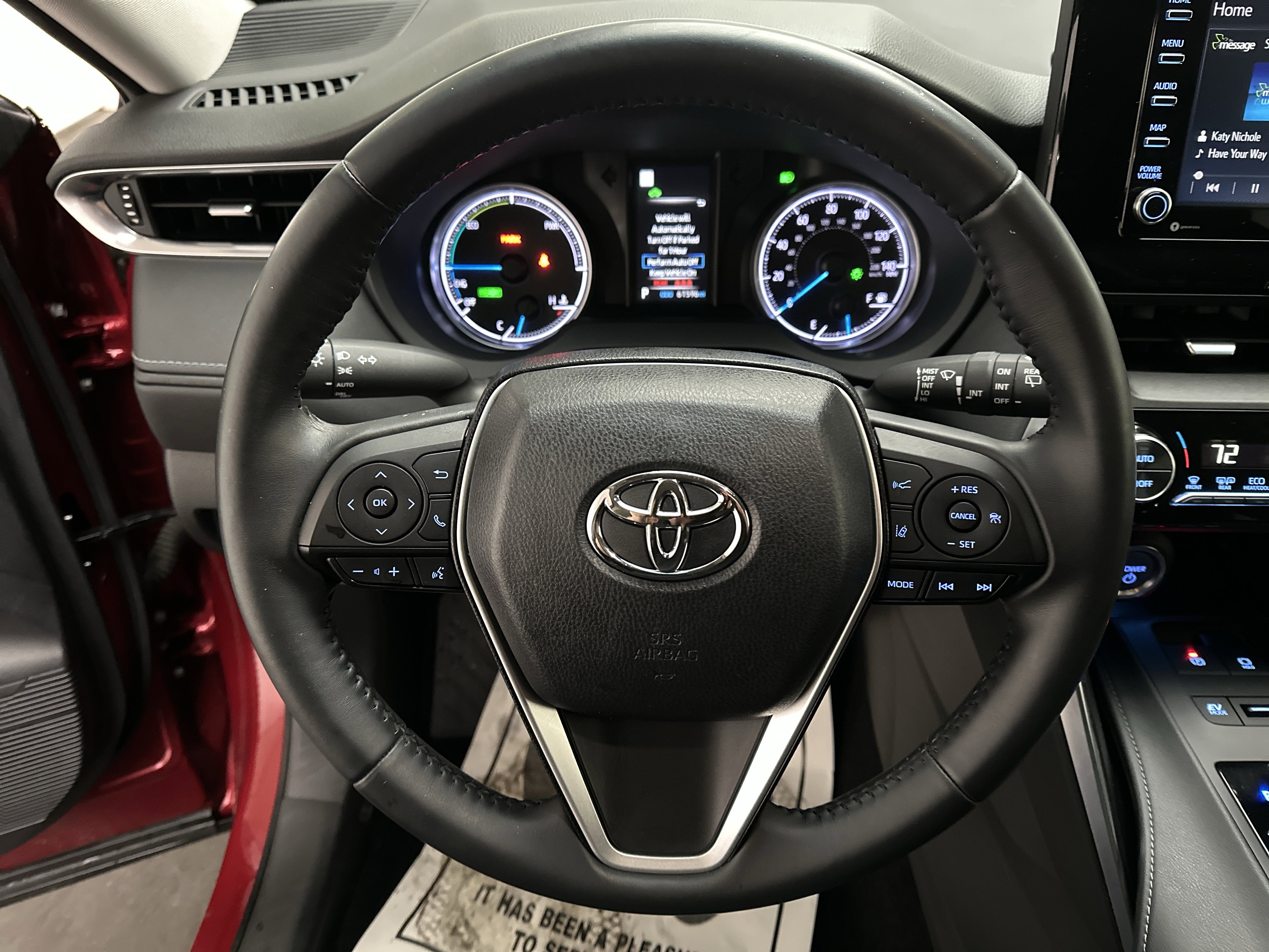 Used 2022 Toyota Venza LE image 26