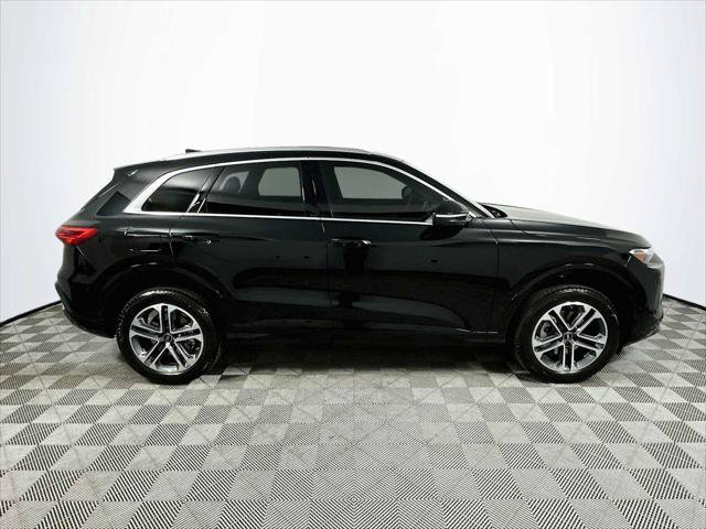 Certified 2025 Audi Q5 Premium w/ Convenience Package AWD/4WD image 8