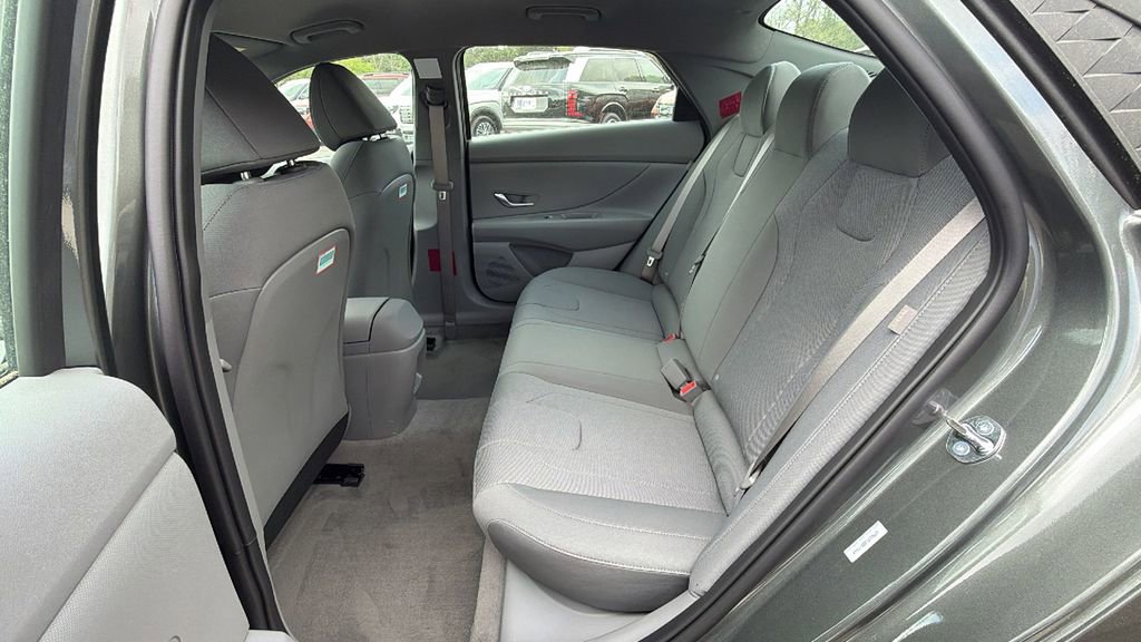 New 2026 Hyundai Elantra SE image 19