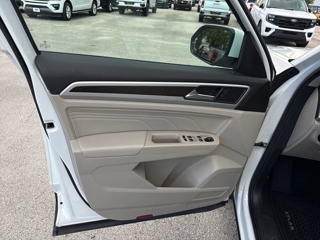 Used 2022 Volkswagen Atlas SE FWD image 13