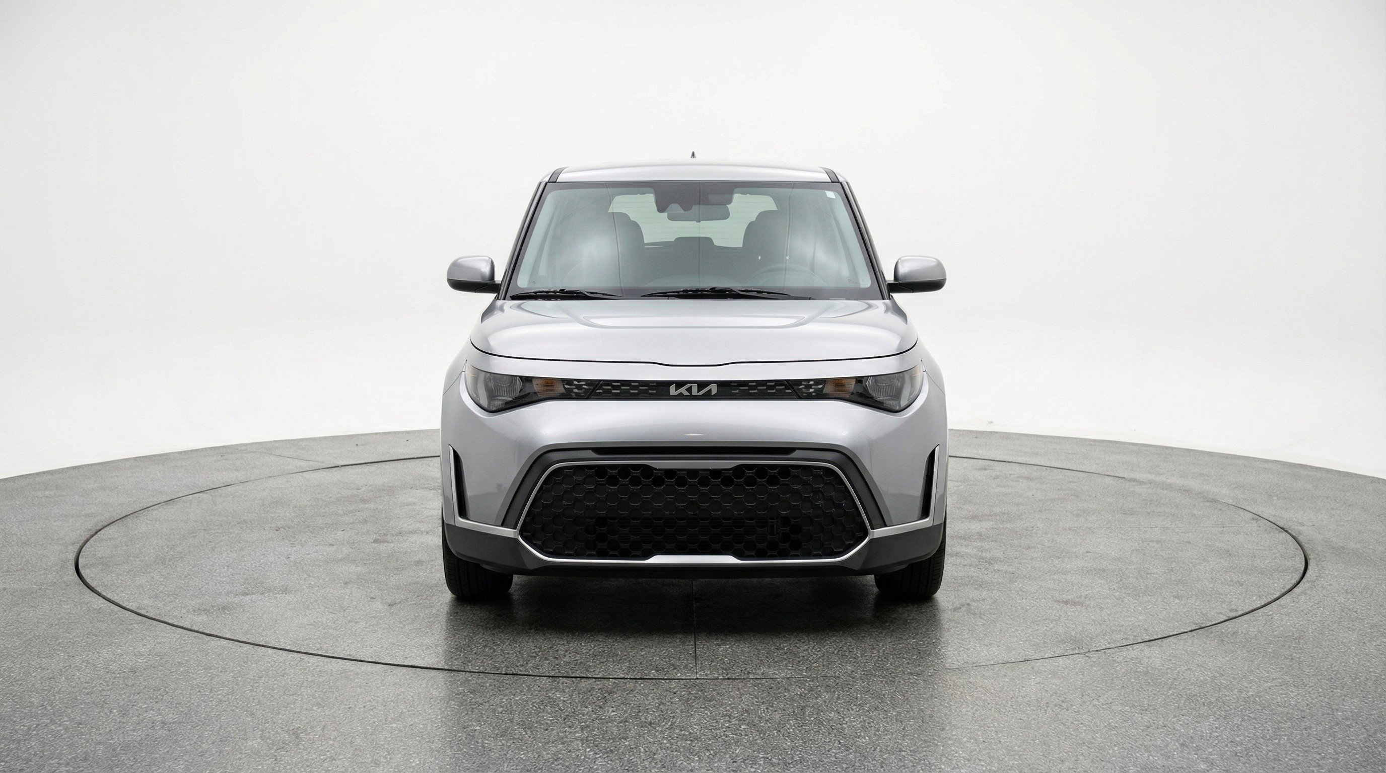 Used 2025 Kia Soul LX w/ LX Technology Package FWD image 2