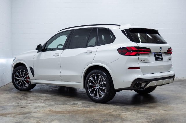 Certified 2026 BMW X5 xDrive40i w/ M Sport Package AWD/4WD image 13