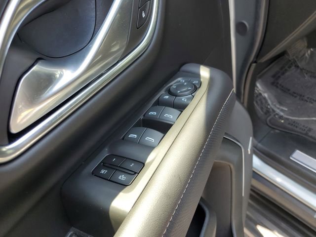 Used 2024 GMC Yukon XL SLT w/ SLT Luxury Package RWD image 17