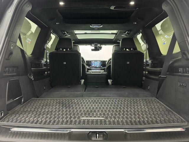 Used 2024 Jeep Grand Wagoneer Series III w/ Rear-Seat Entertainment Group image 34