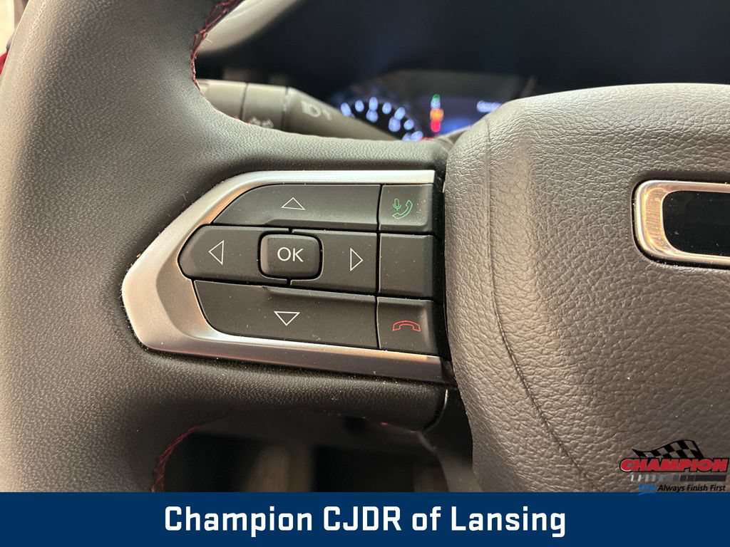 Used 2025 Jeep Compass Trailhawk AWD/4WD image 28