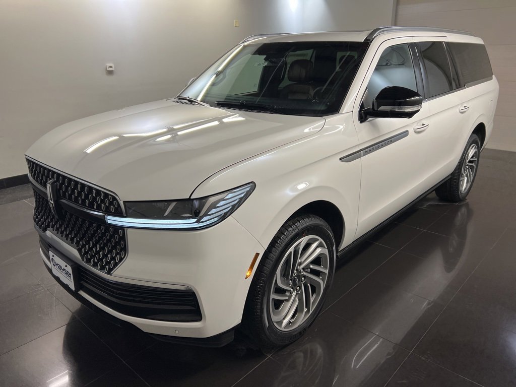 New 2025 Lincoln Navigator L Reserve image 3