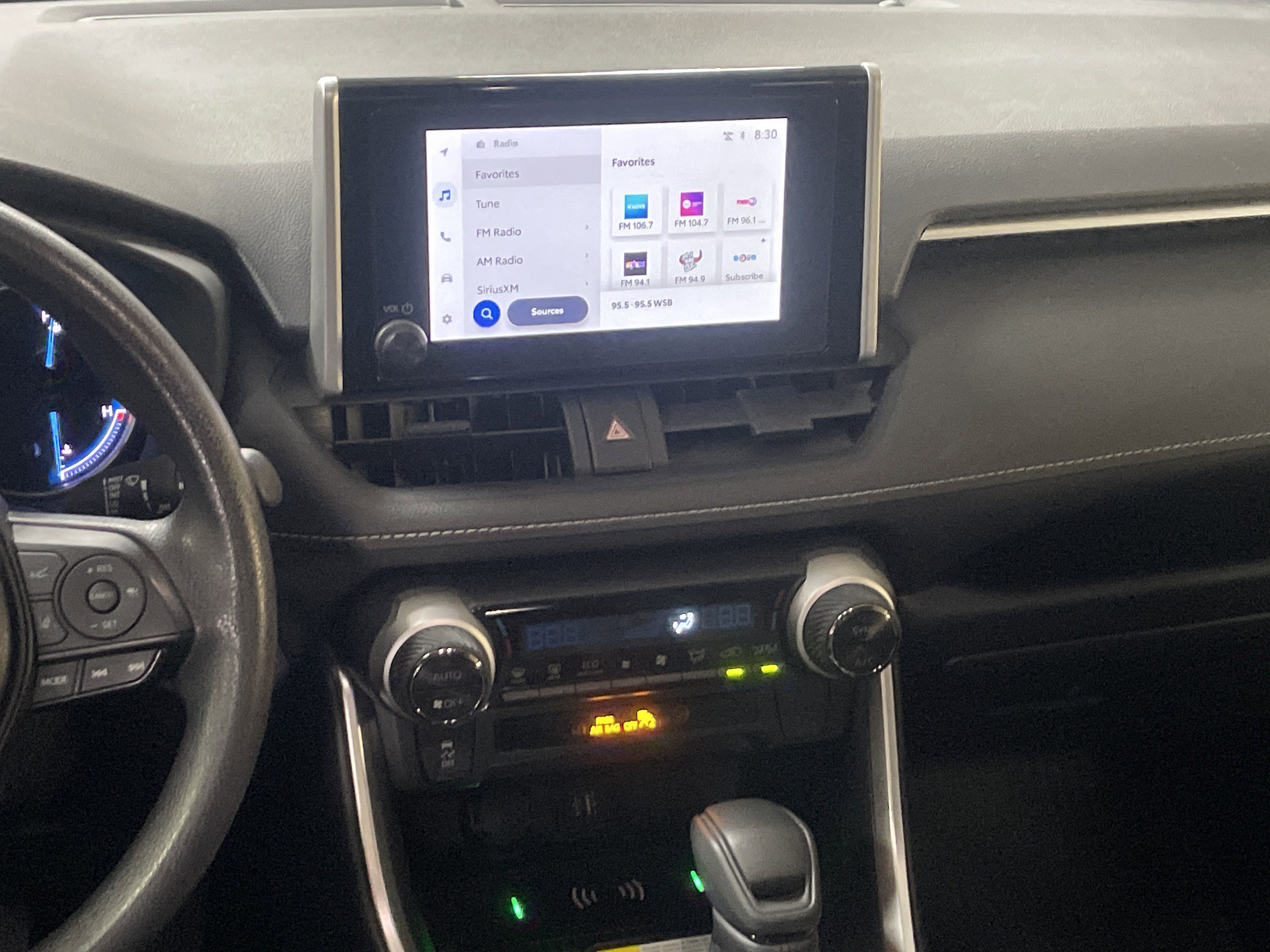 Used 2025 Toyota RAV4 XLE image 31