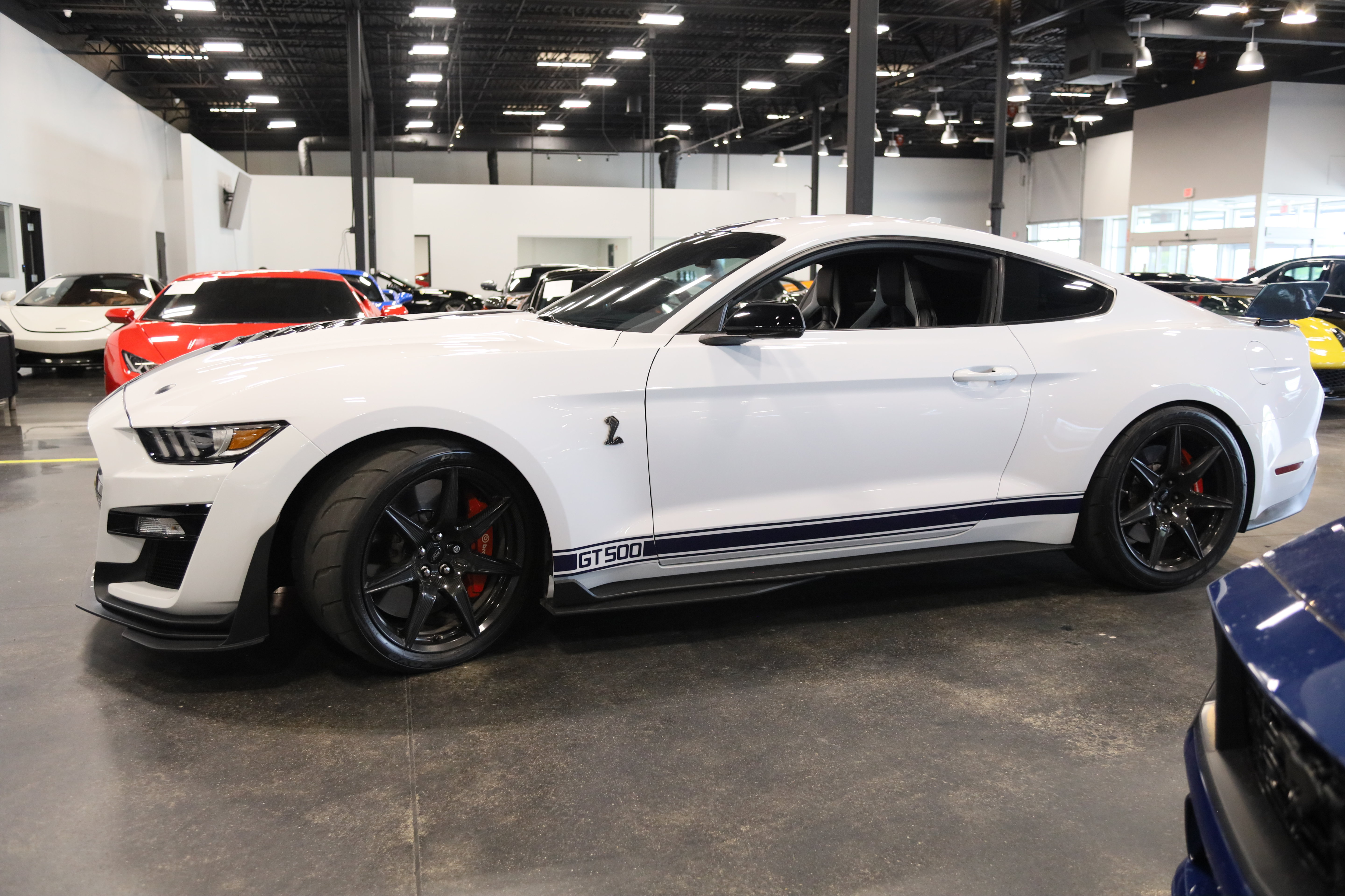 Used 2021 Ford Mustang Shelby GT500 w/ Carbon Fiber Track Pack RWD image 9