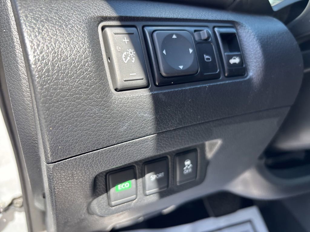 Used 2017 Nissan Sentra SV FWD image 16