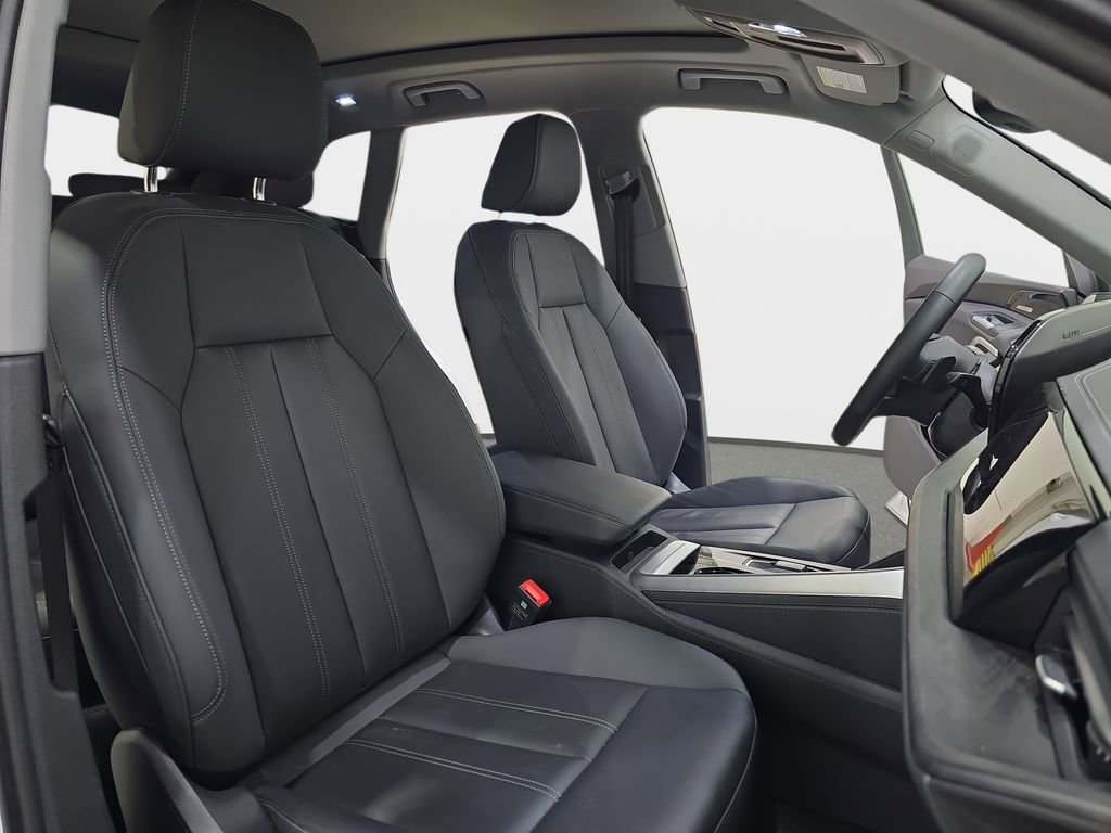 Certified 2025 Audi Q5 Premium w/ Premium Plus AWD/4WD image 10
