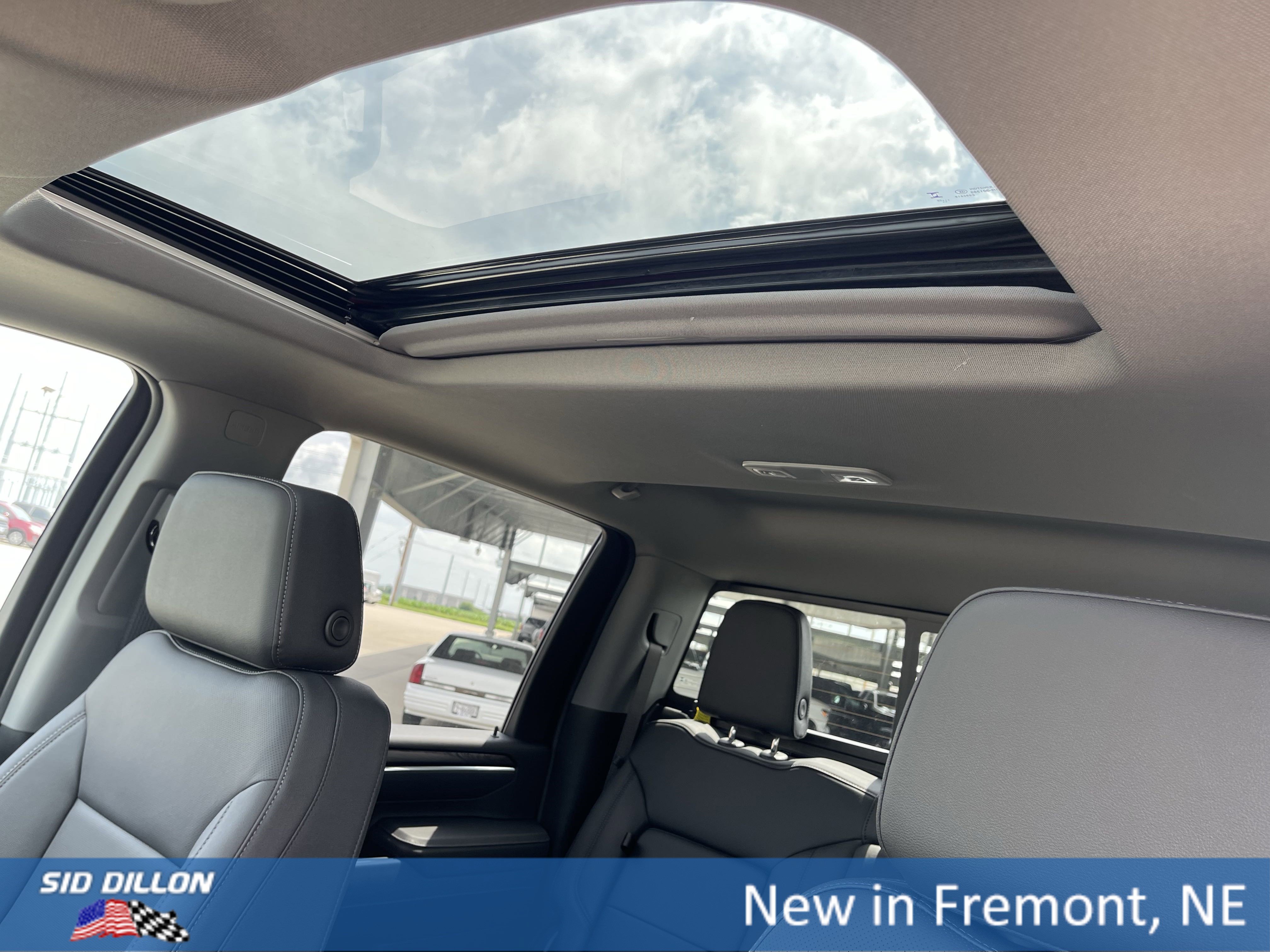 New 2025 GMC Sierra 2500 SLT w/ SLT Premium Package image 9