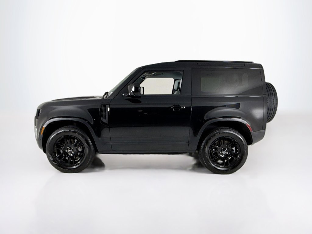Used 2025 Land Rover Defender 90 S AWD/4WD image 2