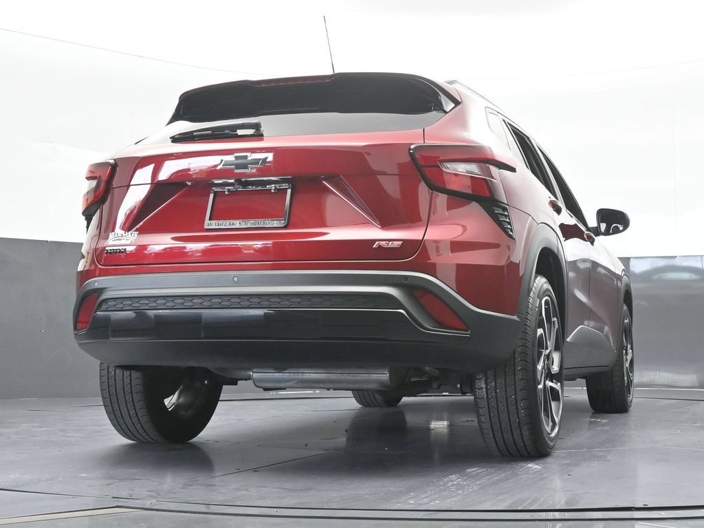 Used 2024 Chevrolet Trax RS w/ Sunroof Package FWD image 57