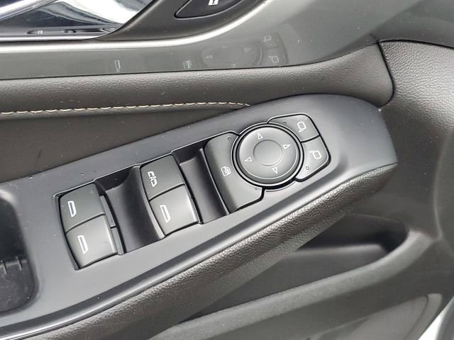 Certified 2022 Chevrolet Traverse LT FWD image 17