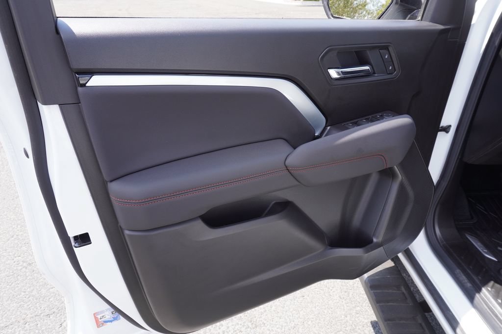 Used 2026 Chevrolet Colorado Z71 AWD/4WD image 17