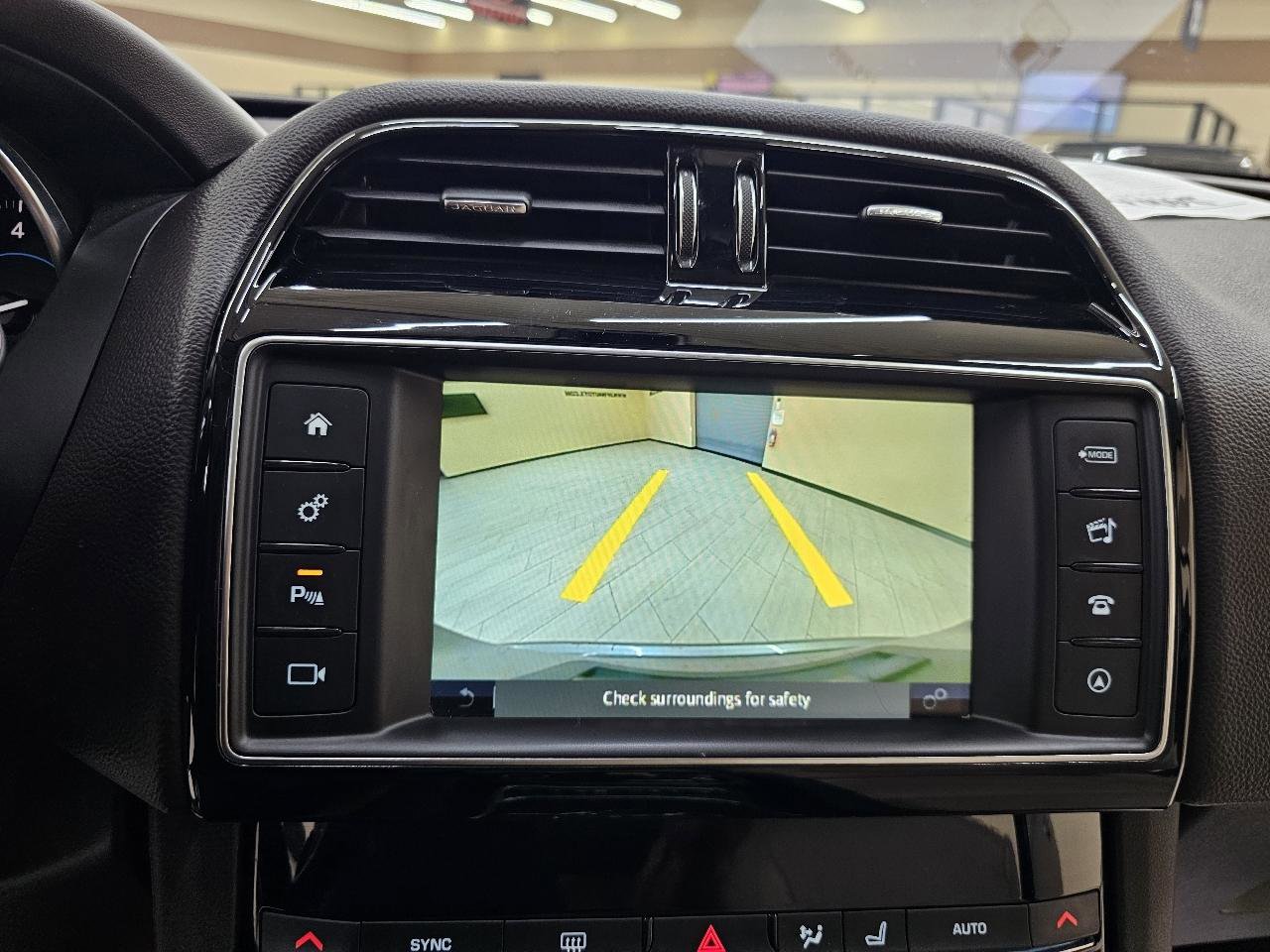 Used 2018 Jaguar F-PACE Prestige AWD/4WD image 34