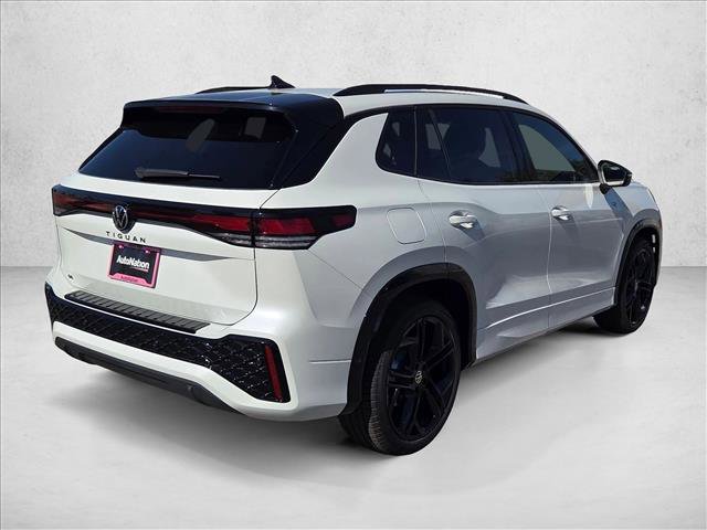 New 2026 Volkswagen Tiguan SE R-Line FWD image 2