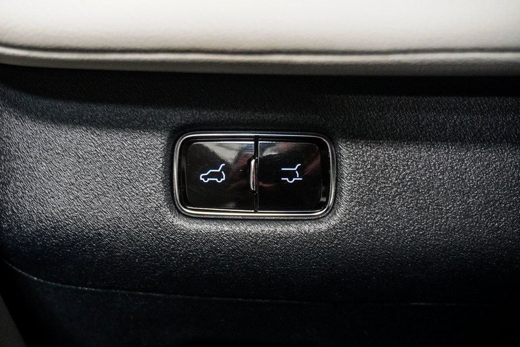 Used 2025 Lincoln Navigator L Reserve AWD/4WD image 27