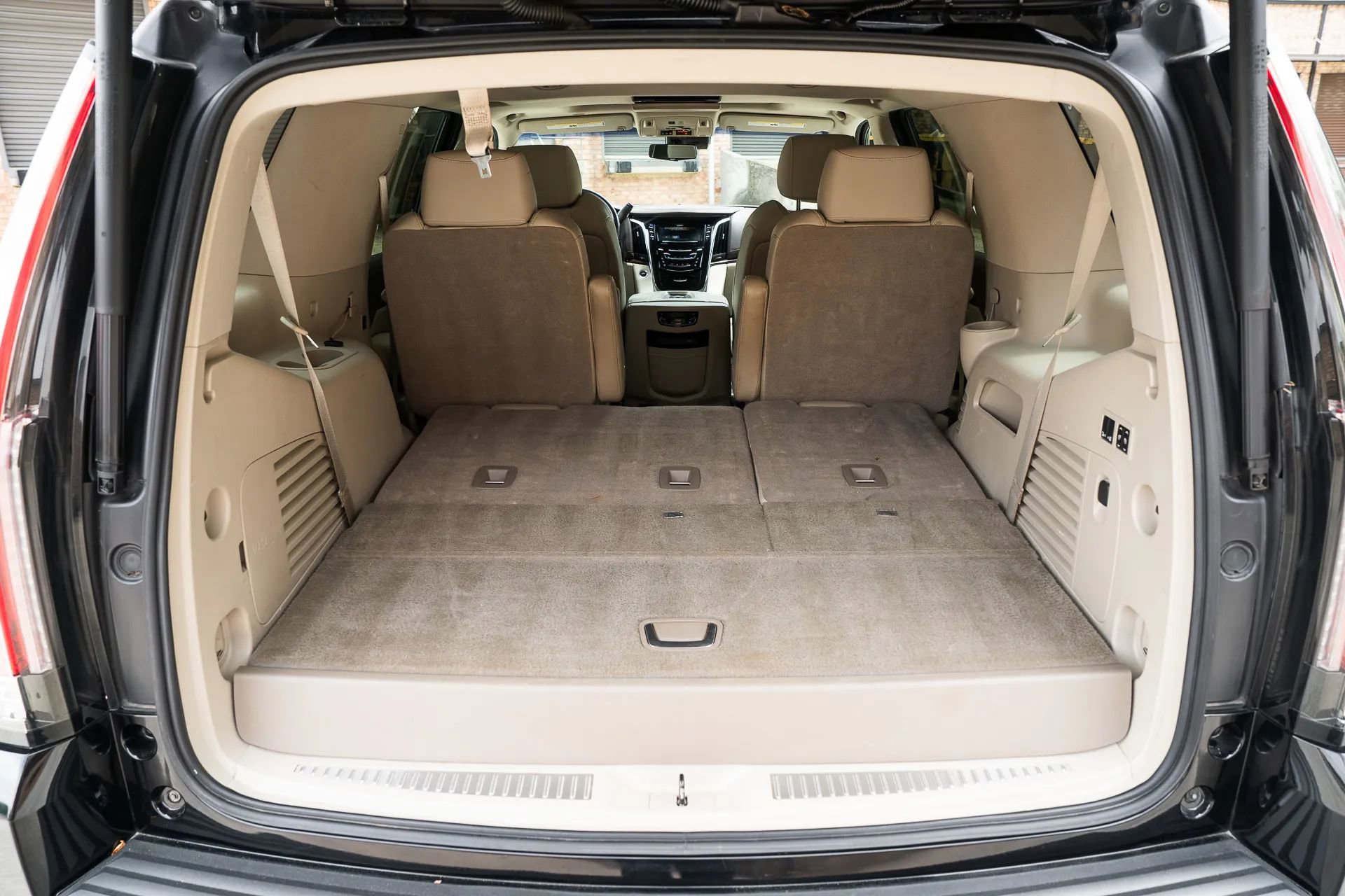 Used 2017 Cadillac Escalade Luxury RWD image 9