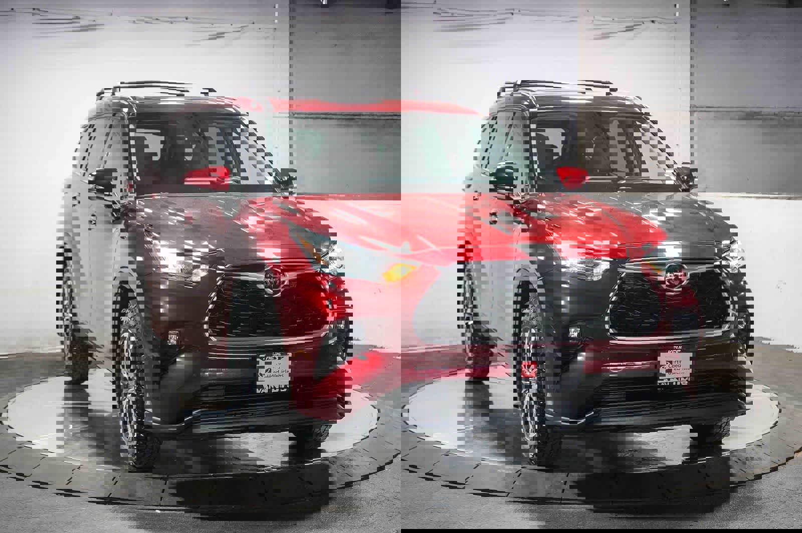 Certified 2020 Toyota Highlander XLE image 3