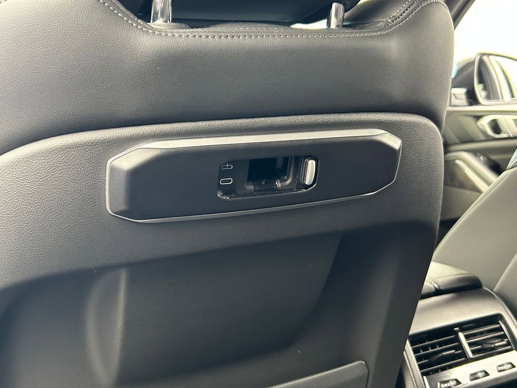 Used 2024 BMW X5 sDrive40i w/ M Sport Package image 37