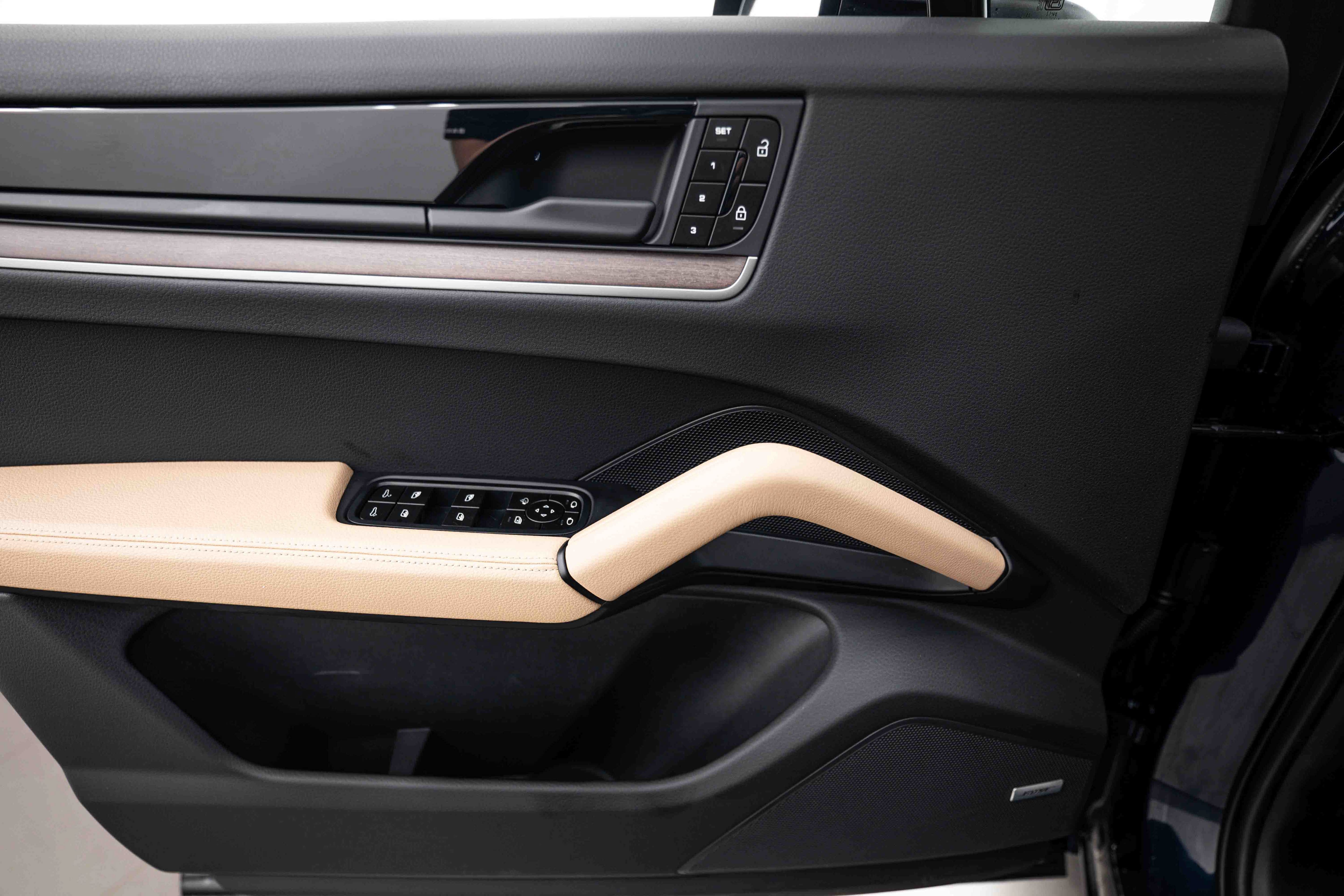 Certified 2026 Porsche Cayenne AWD/4WD image 16