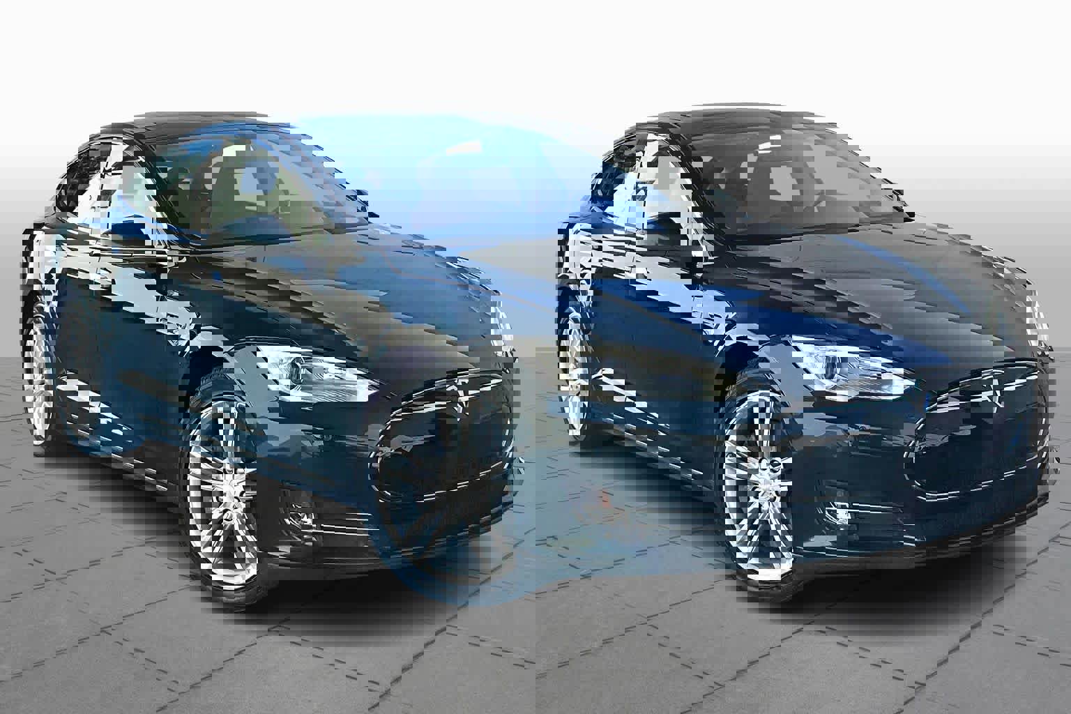 Used 2013 Tesla Model S Performance image 2