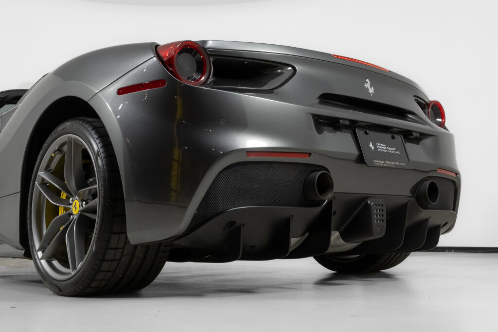 Used 2017 Ferrari 488 Spider RWD image 17