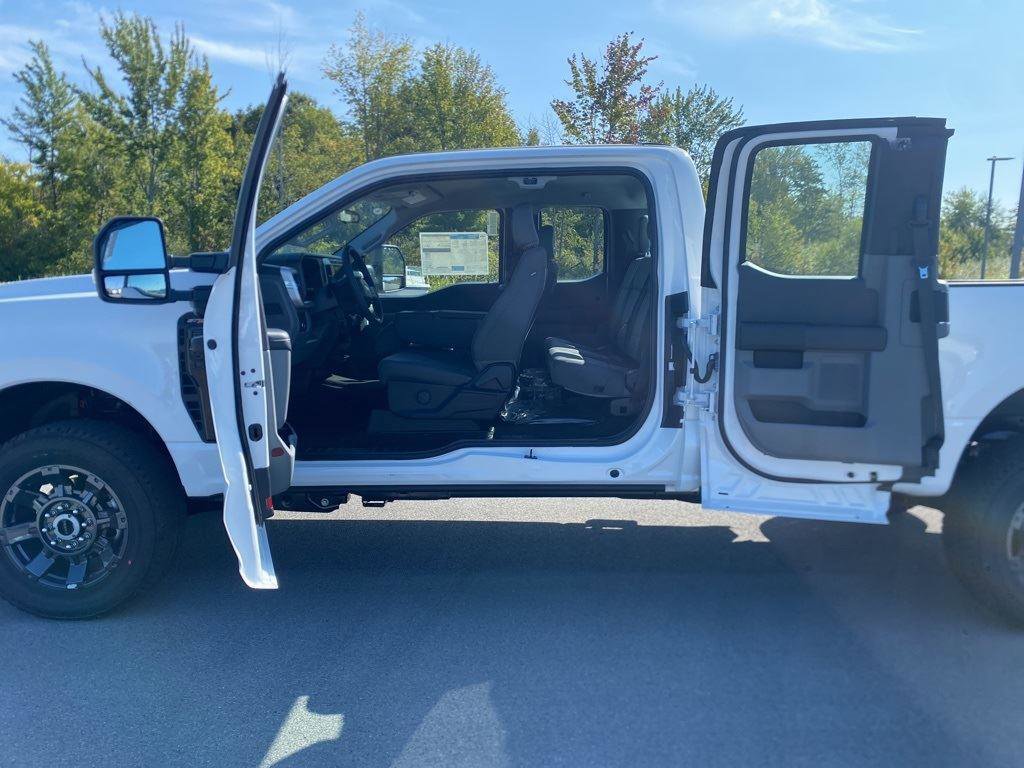 New 2026 Ford F350 XL w/ STX Appearance Package AWD/4WD image 33