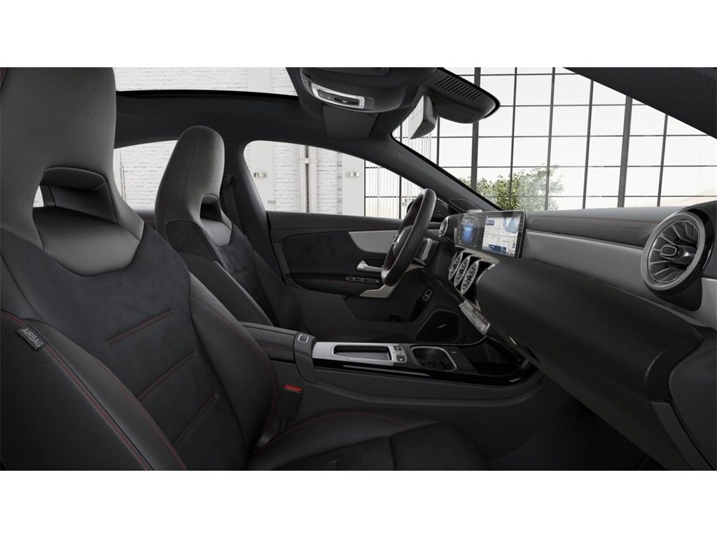 Used 2025 Mercedes-Benz CLA 250 4MATIC image 4