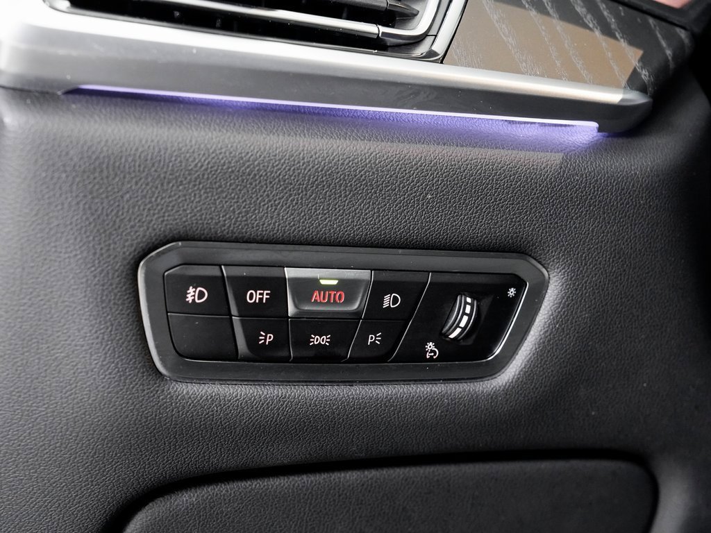 Used 2022 BMW X7 xDrive40i w/ Premium Package image 10