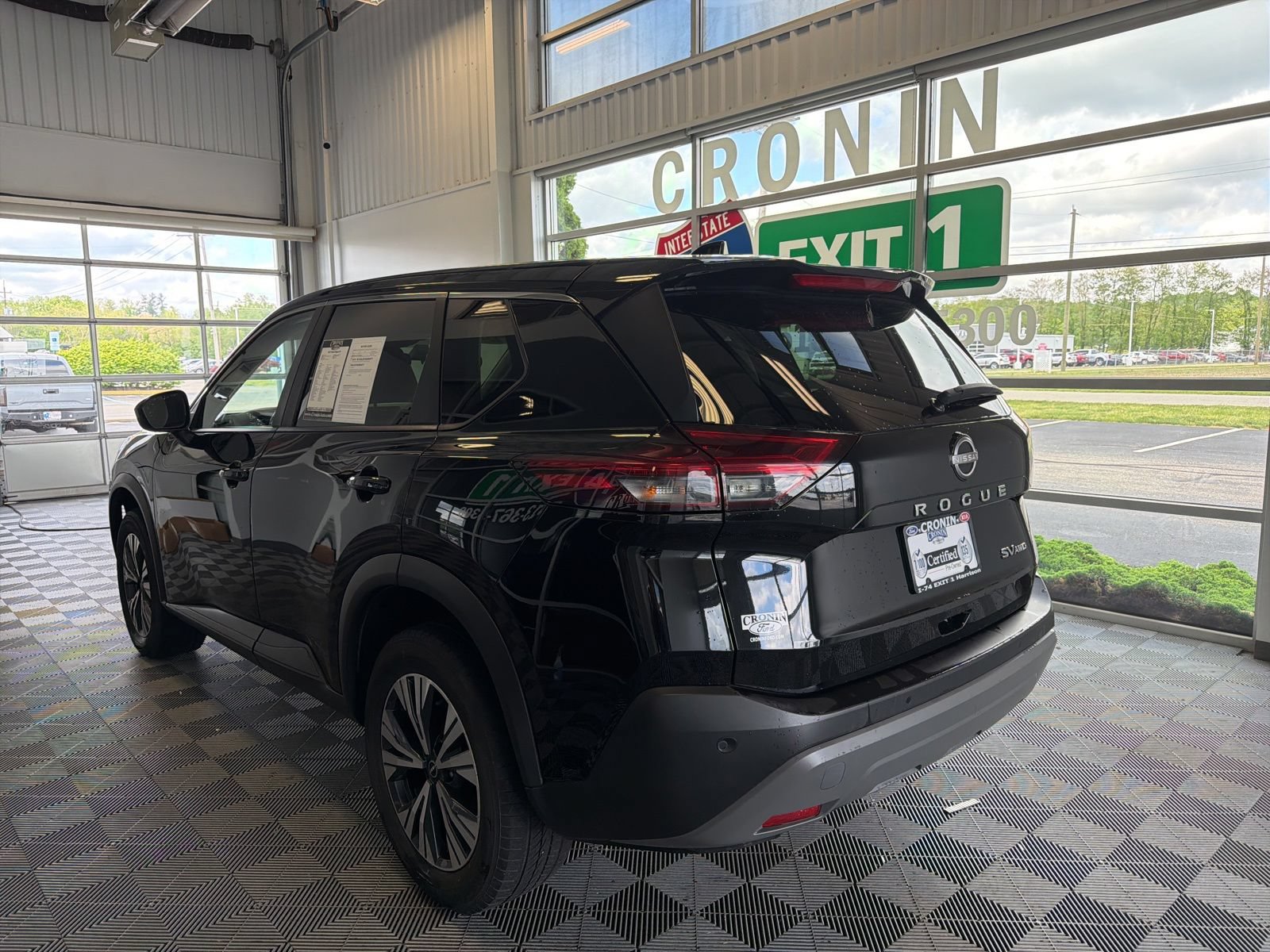 Used 2023 Nissan Rogue SV AWD/4WD image 4