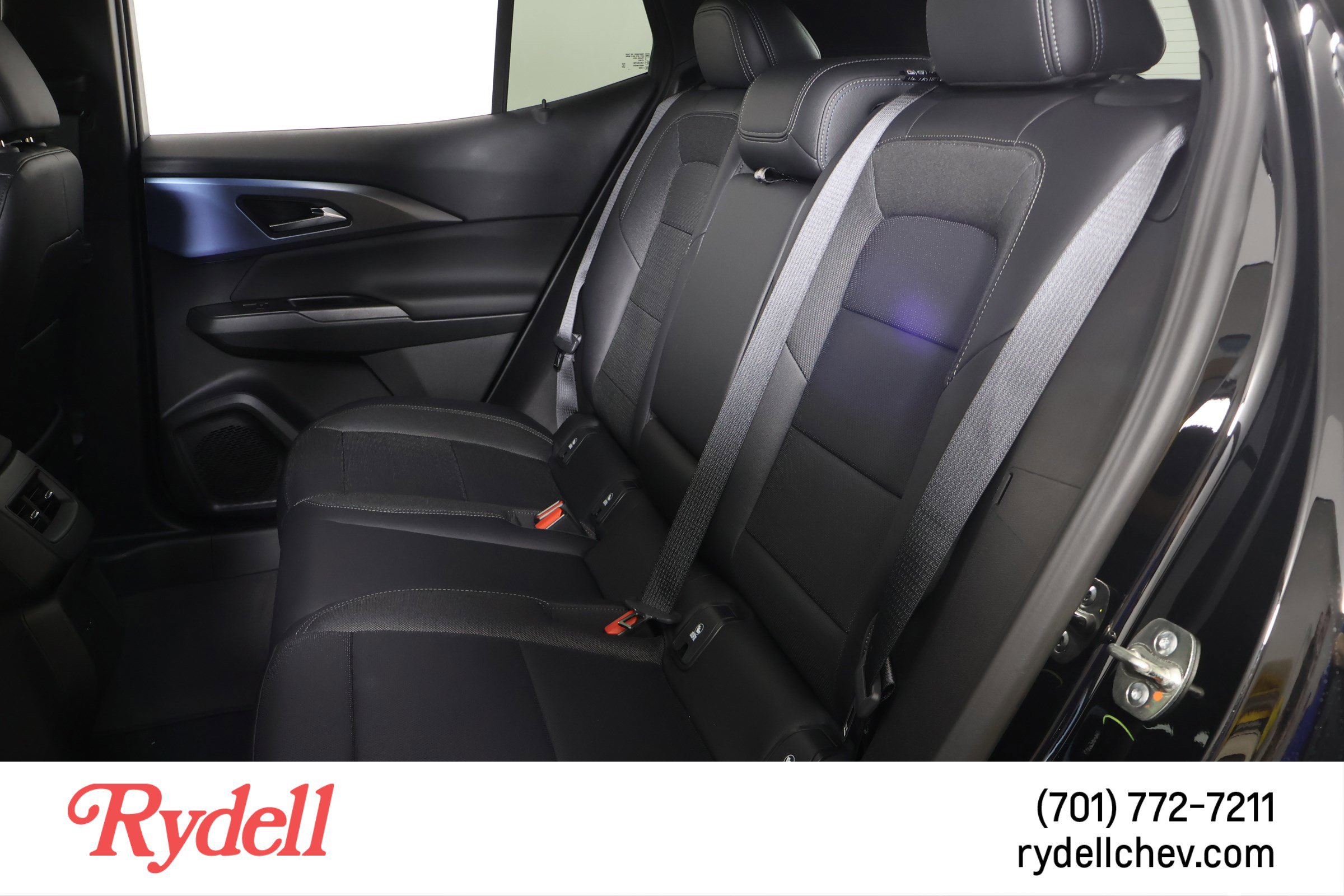 New 2025 Chevrolet Equinox EV LT image 17