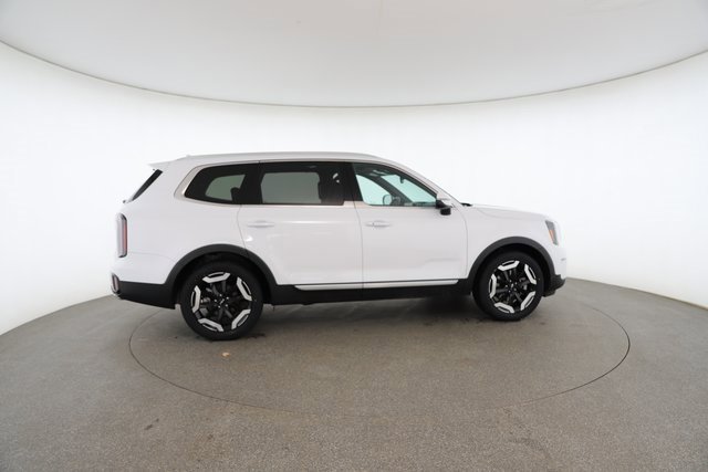 Used 2023 Kia Telluride EX w/ EX Captain's Chair Package image 21