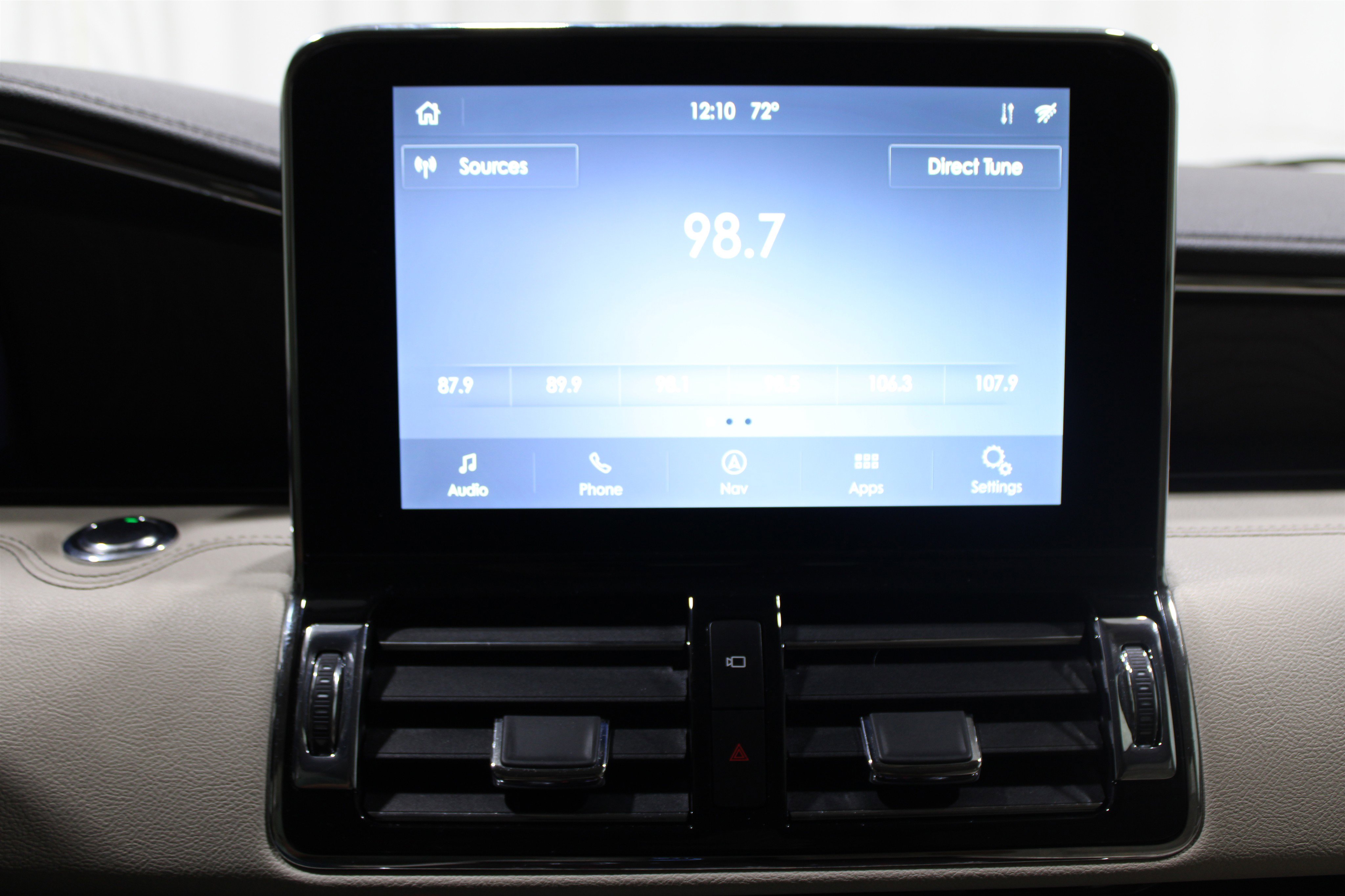 Used 2021 Lincoln Navigator Reserve w/ Luxury Package AWD/4WD image 13