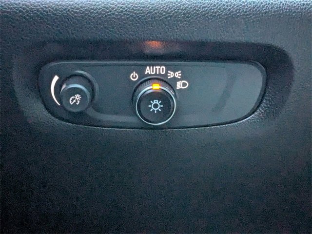 Used 2023 Chevrolet Traverse LT image 21