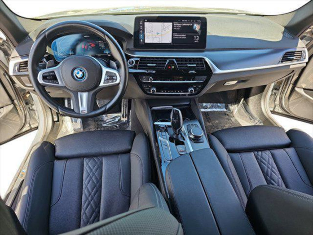 Used 2023 BMW 530e w/ M Sport Package RWD image 9