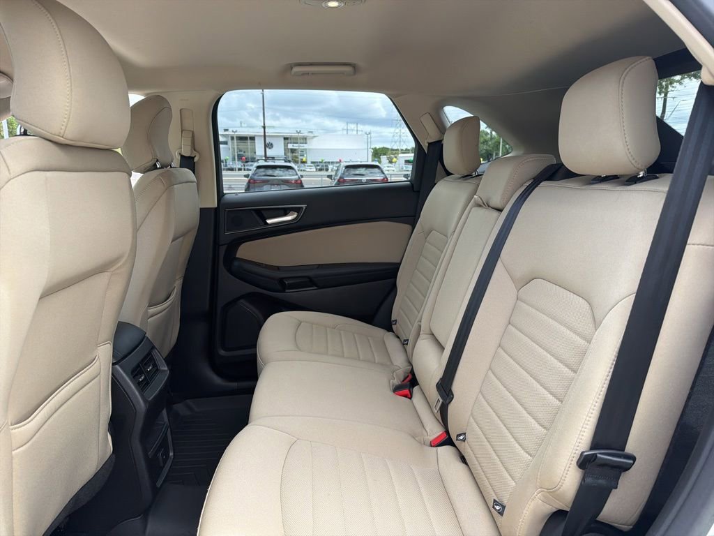 Used 2018 Ford Edge SE image 10