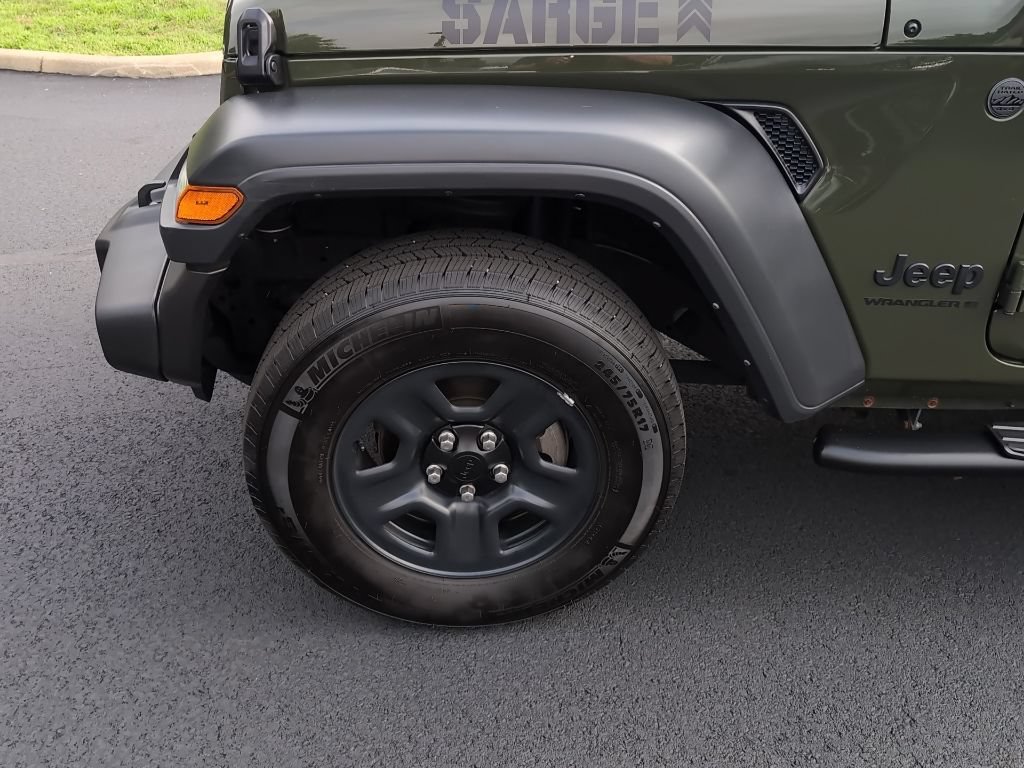 Used 2023 Jeep Wrangler Sport AWD/4WD image 13