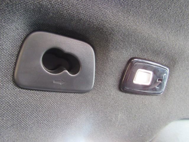 Used 2022 Volvo XC40 P8 Recharge Plus image 33